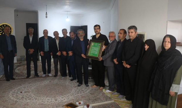 ادای احترام معاون مدیرعامل بانک مسکن به مقام شامخ شهید جودت