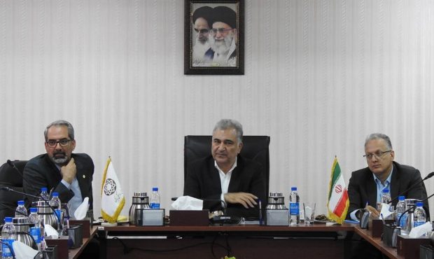 در جلسه کمیسیون رفاه کارکنان بانک‌های دولتی و نیمه دولتی براهمیت موضوعات حوزه رفاه و درمان کارکنان بانک ها تاکید شد